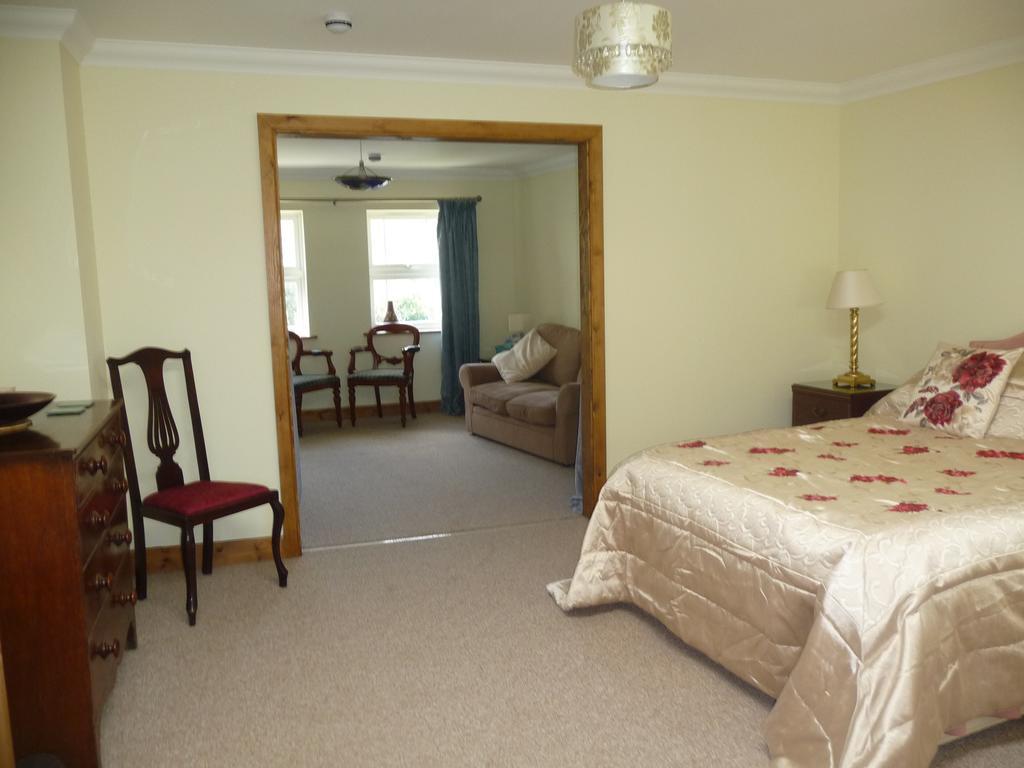 Ivy Hall Wootton Bridge  Habitación foto
