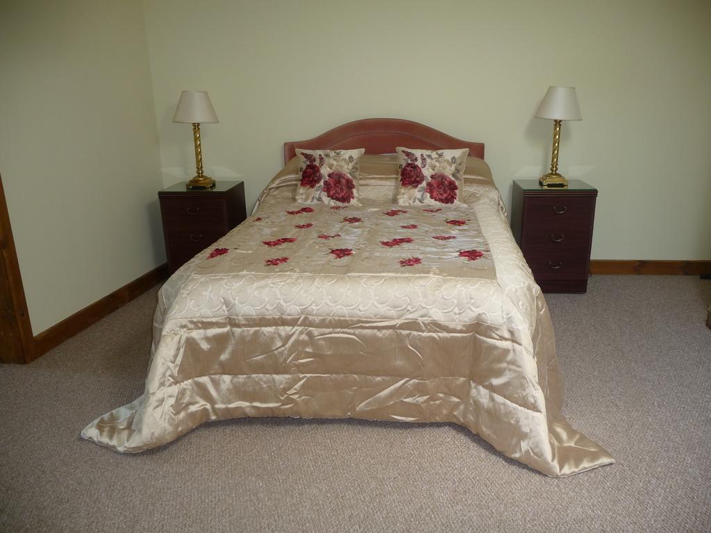 Ivy Hall Wootton Bridge  Habitación foto
