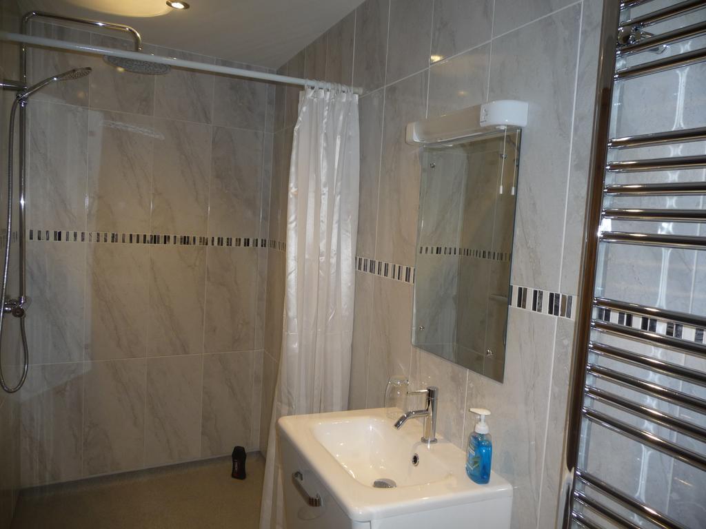 Ivy Hall Wootton Bridge  Habitación foto